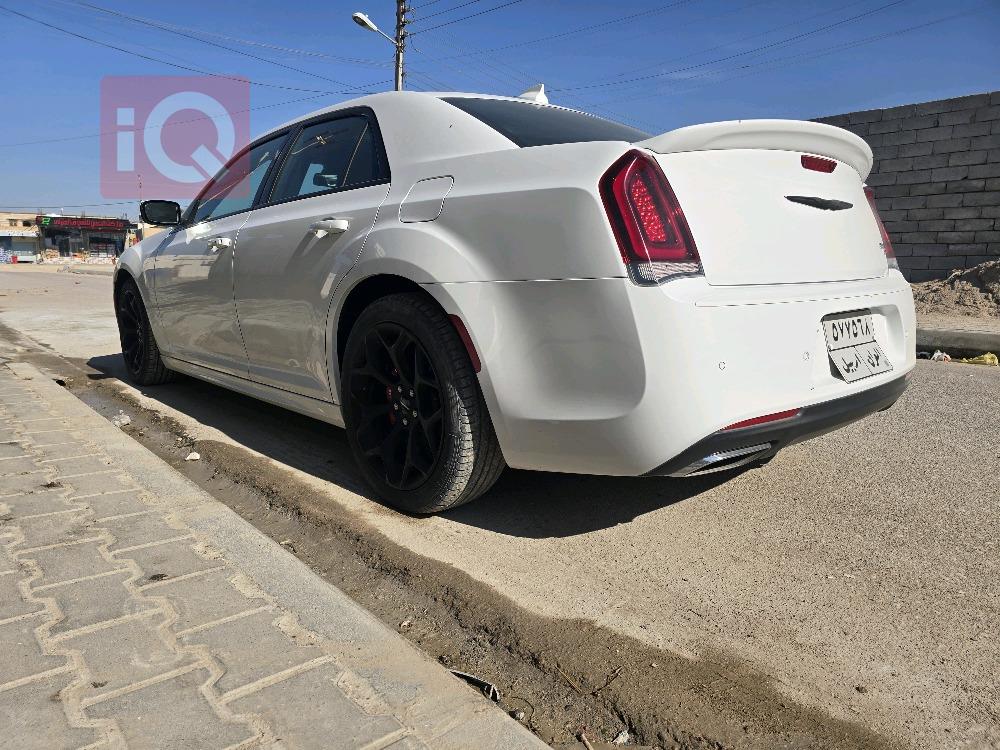 كرايسلر 300